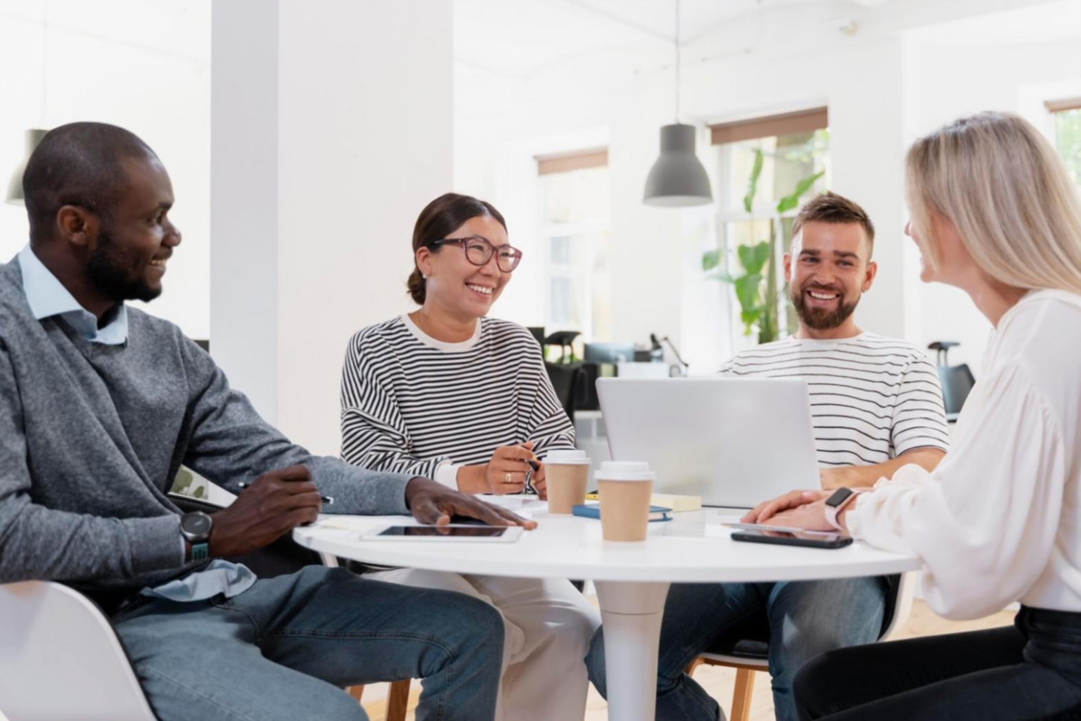 Interface de gestion financière kalentiravos avec tableaux de bord et graphiques